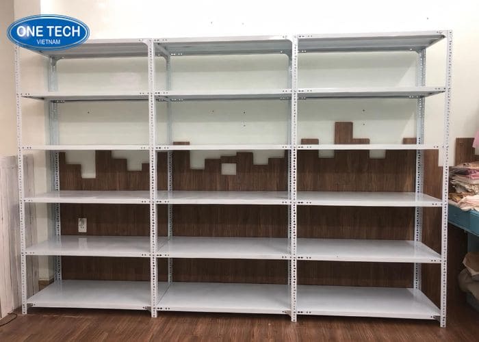 Hình ảnh lắp đặt kệ sẳt V lỗ Hà Nam thực tế 01