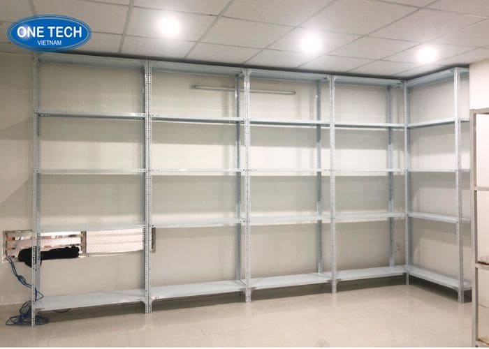 Hình ảnh lắp đặt kệ sẳt V lỗ Hà Nam thực tế 06